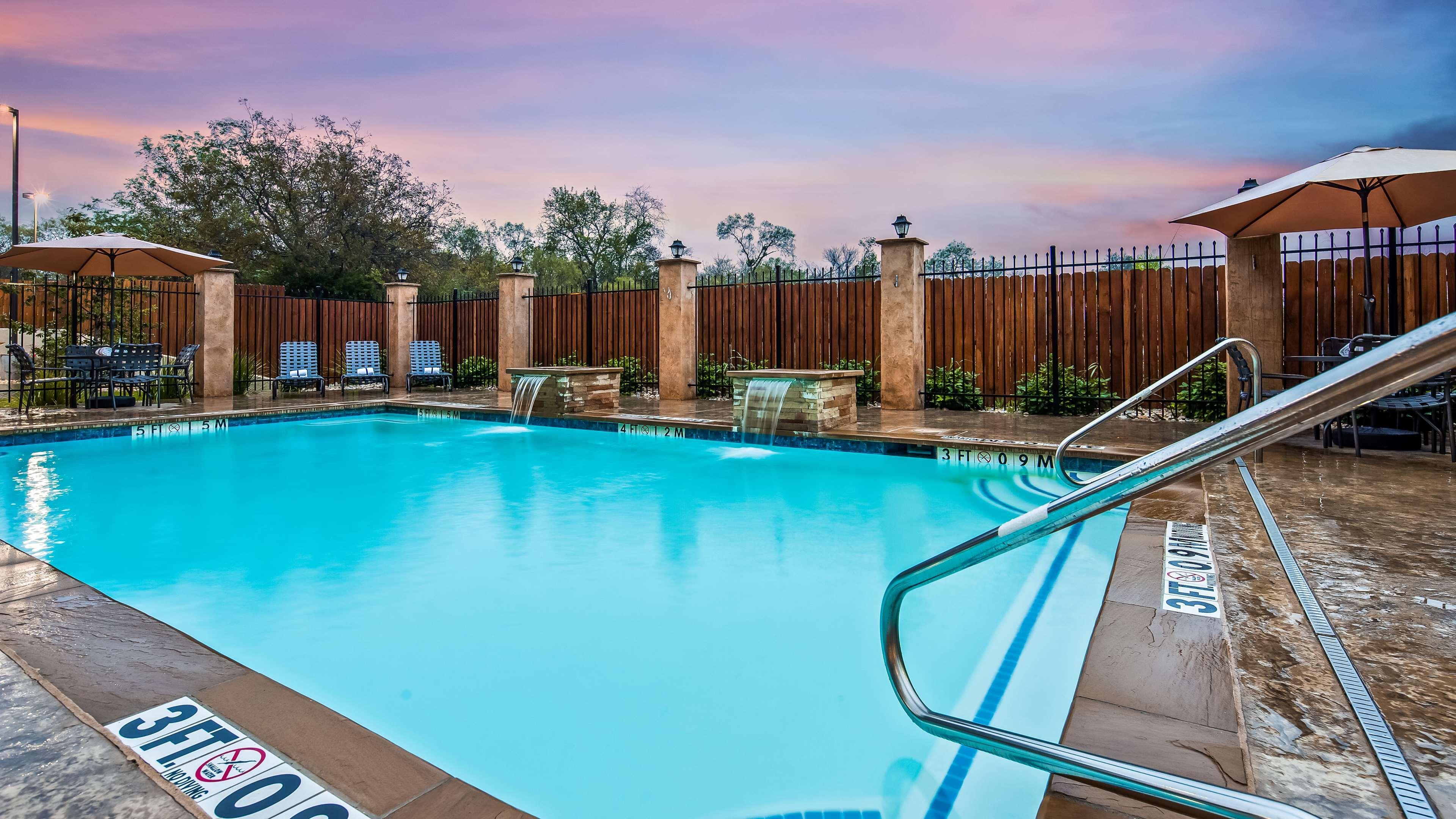 Best Western Plus Lampasas Inn & Suites Екстер'єр фото